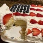 FLAG CAKE WITH BERRIES FOR THE PERFECT 4TH OF JULY DESSERT 🎆